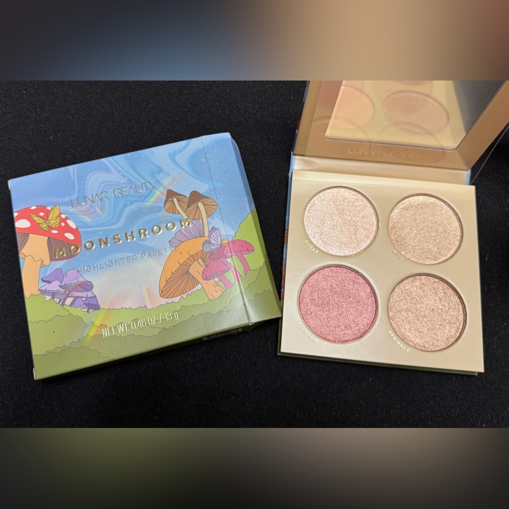 Lunar Beauty moonshroom highlighter palette
